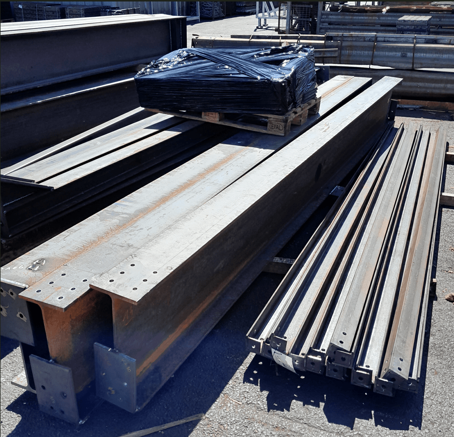 Pièces en acier brut, sensibles à l’humidité et à la rouille.